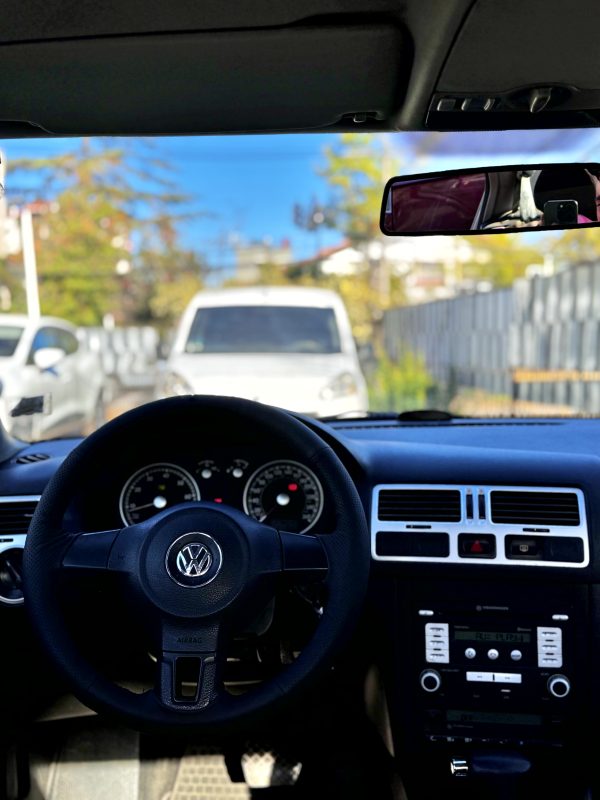 2012 Volkswagen Bora 2.0 Trendline Sky Auto - Imagen 4