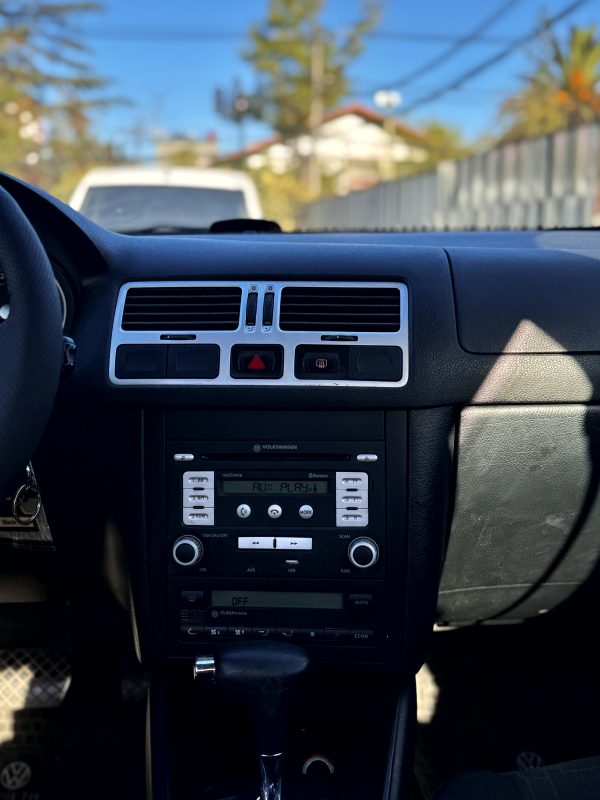 2012 Volkswagen Bora 2.0 Trendline Sky Auto - Imagen 12